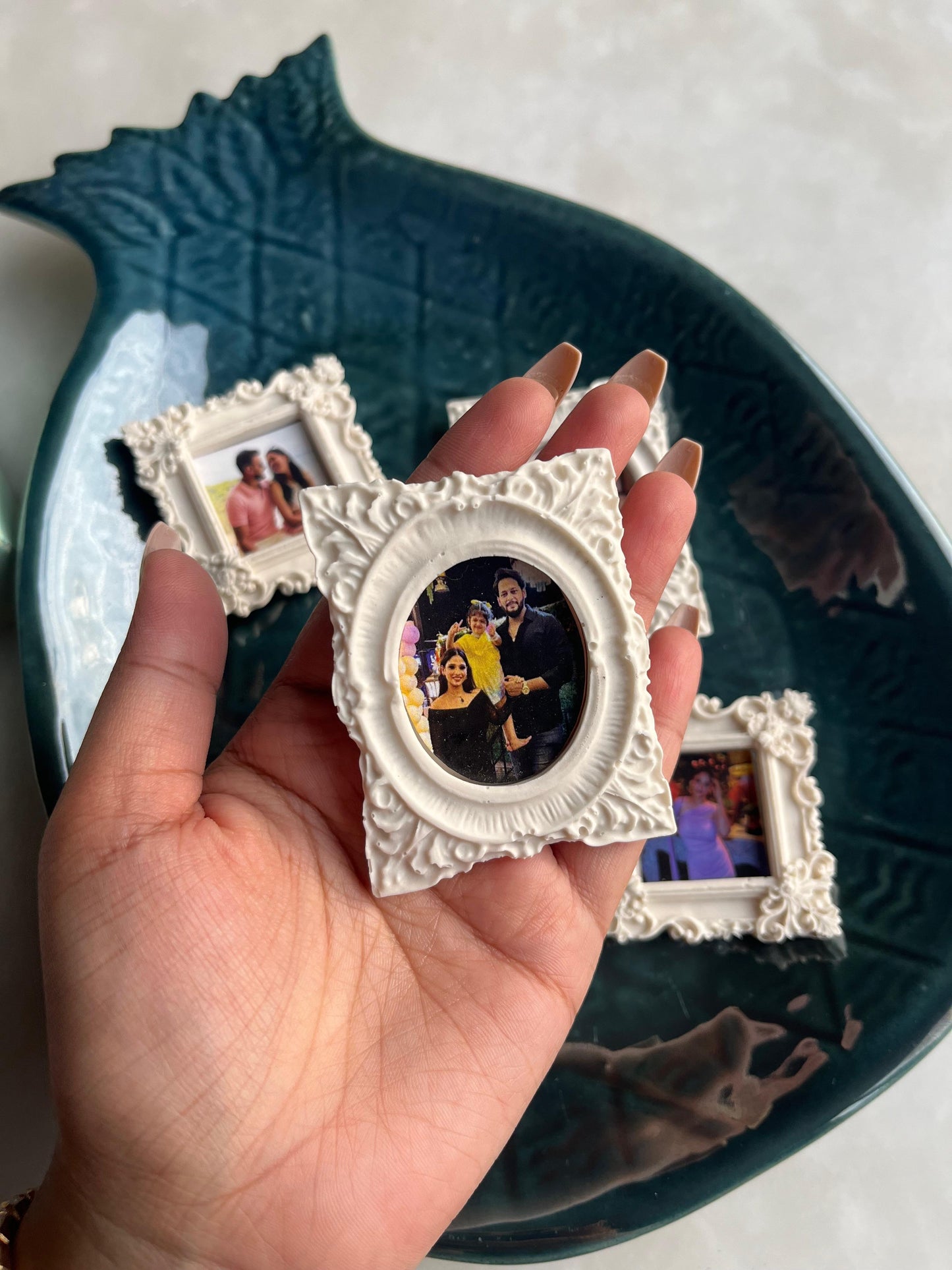 VINTAGE FRAME MAGNETS