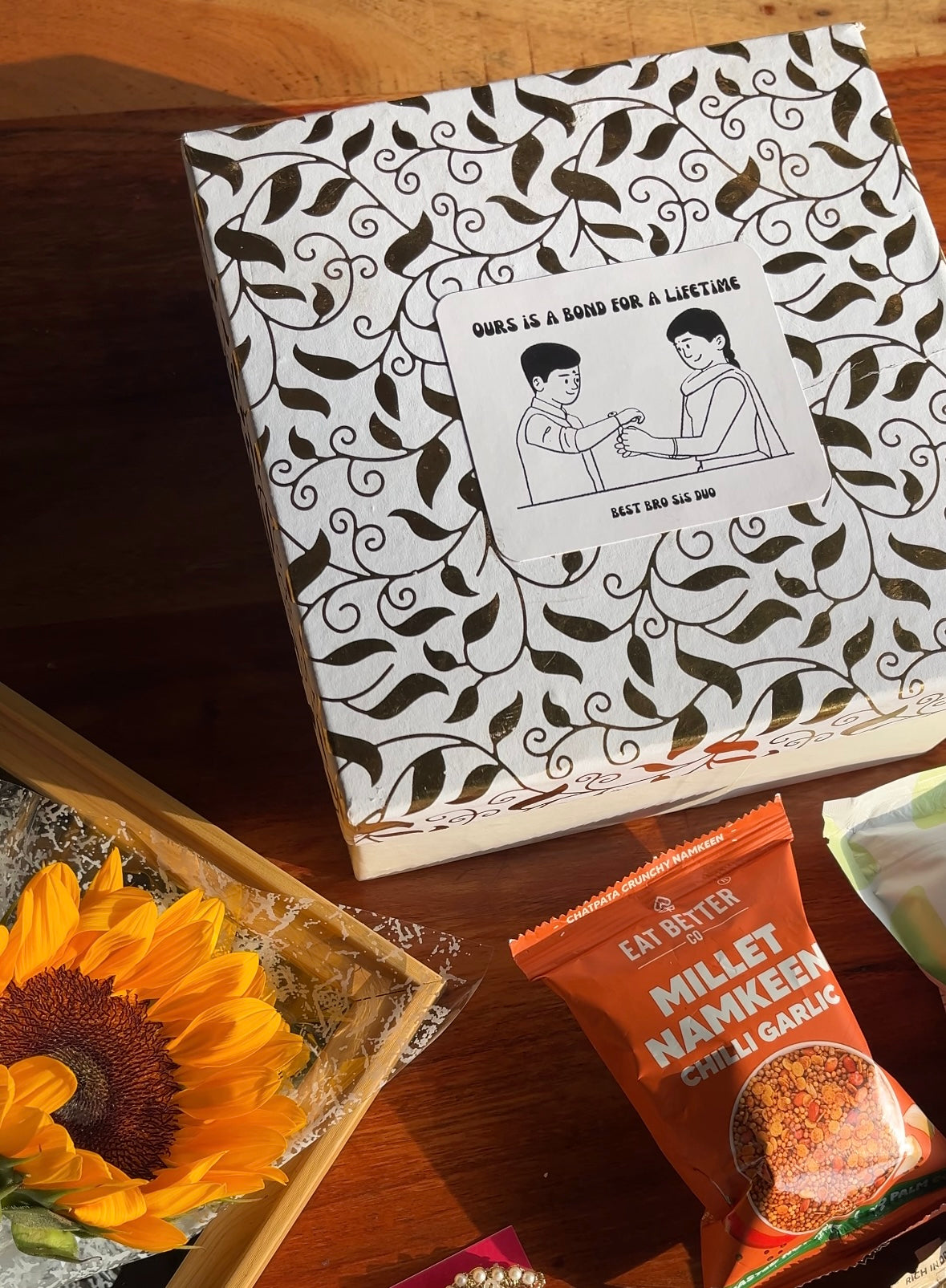 BOND BEYOND BOX HAMPER